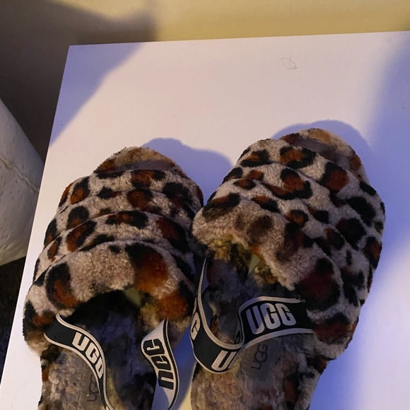 Ugg - Picture 2 of 3